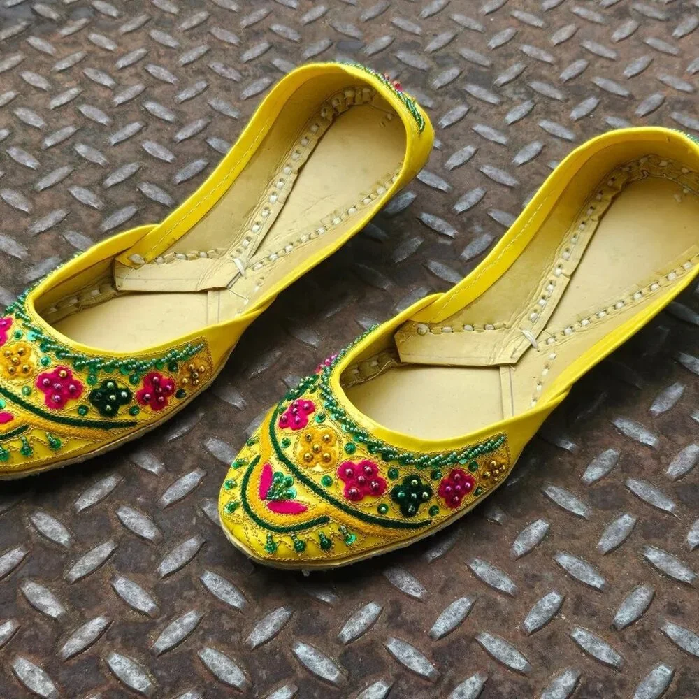 Handmade Khusa Yellow Slip On Leather Sole Embroidery Shoes Size 8 read desc - Picture 6 of 11